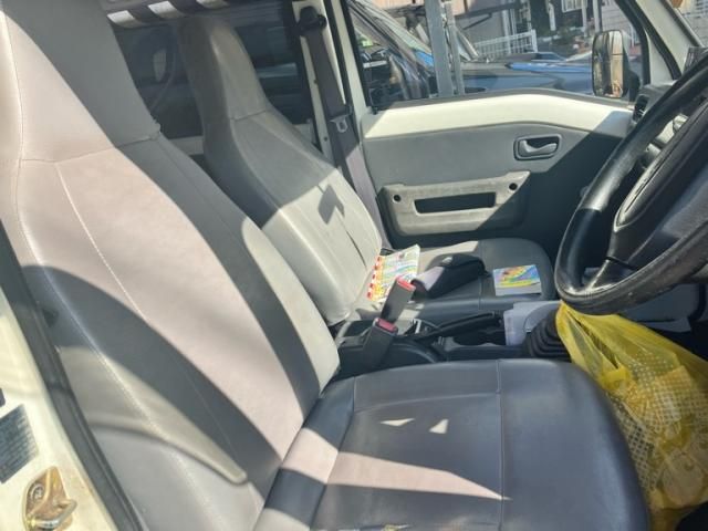 SUBARU SAMBAR van 2002