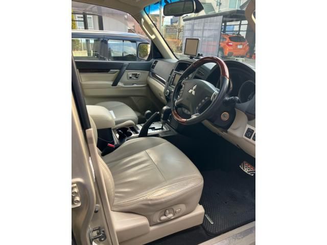 MITSUBISHI PAJERO wagon 2011