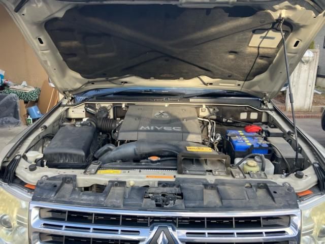 MITSUBISHI PAJERO wagon 2011