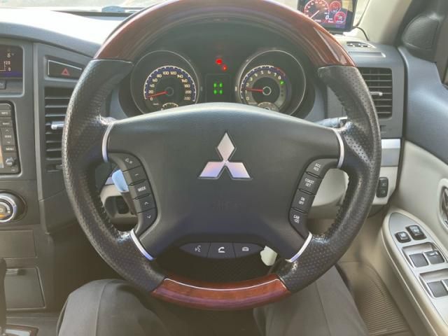 MITSUBISHI PAJERO wagon 2011