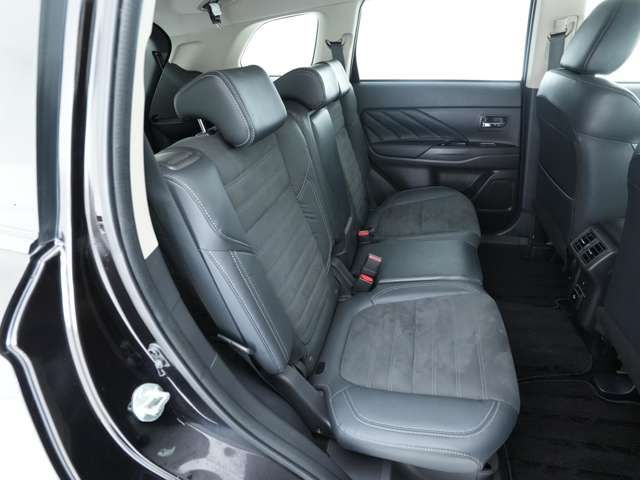 MITSUBISHI OUTLANDER PHEV 2020