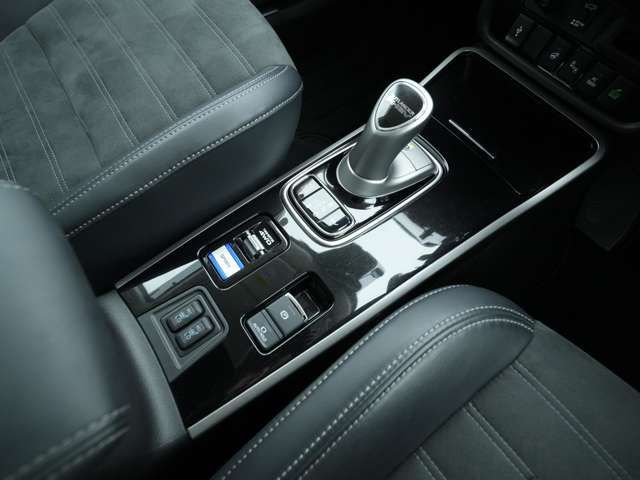 MITSUBISHI OUTLANDER PHEV 2020