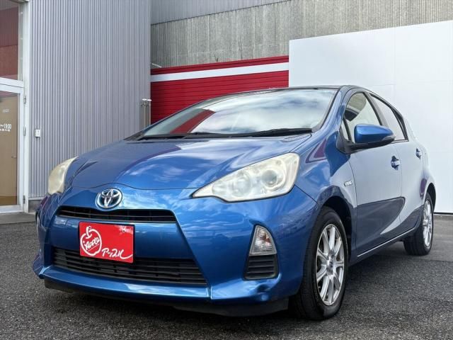 TOYOTA AQUA 2013