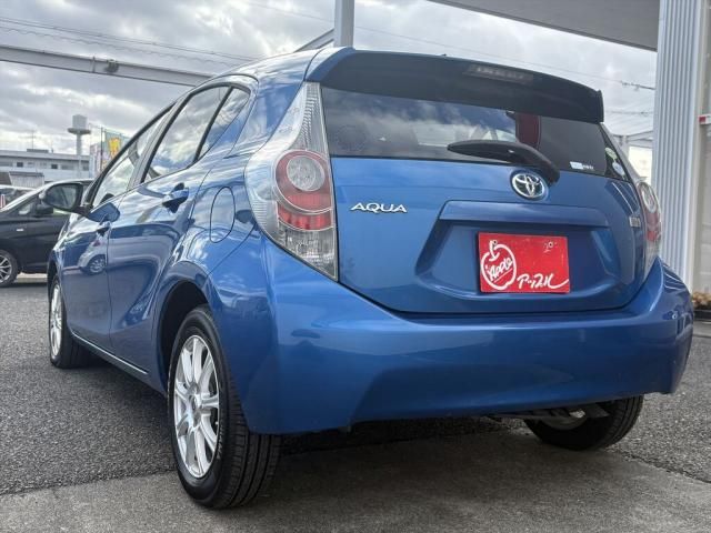 TOYOTA AQUA 2013