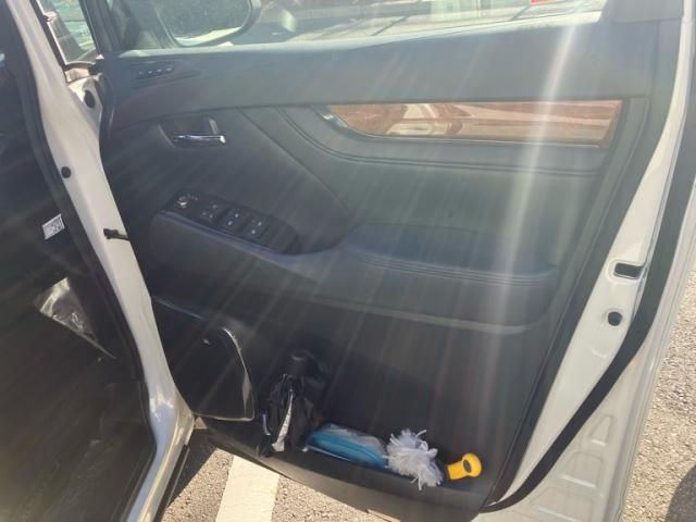 TOYOTA ALPHARD hybrid 4WD 2017