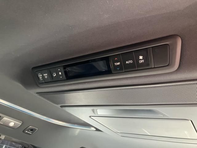 TOYOTA ALPHARD hybrid 4WD 2017