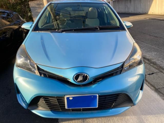 TOYOTA VITZ 2015