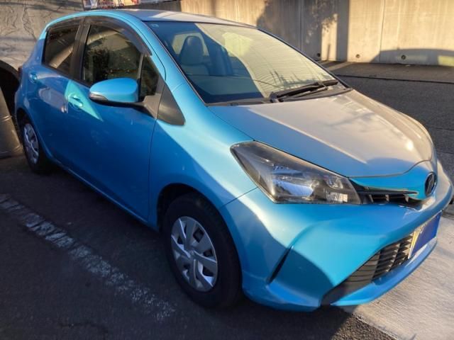 TOYOTA VITZ 2015