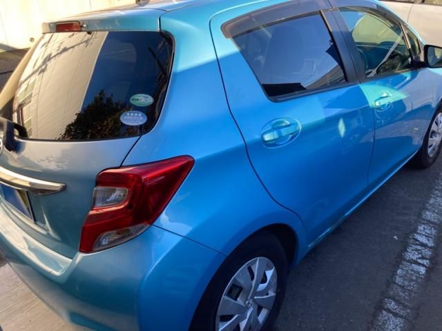 TOYOTA VITZ 2015