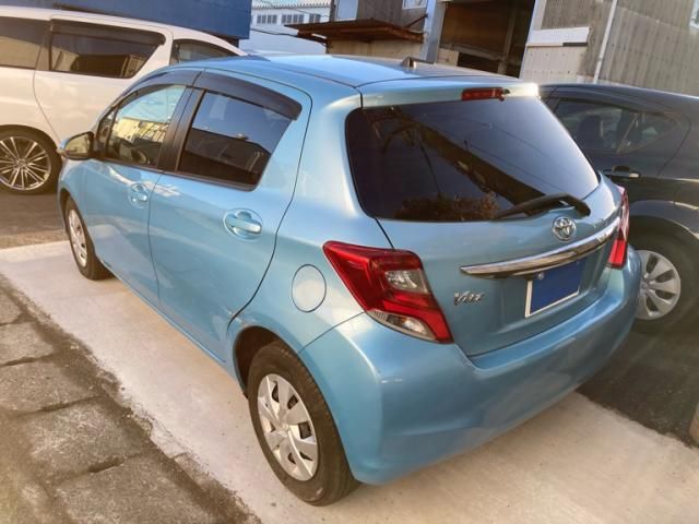 TOYOTA VITZ 2015