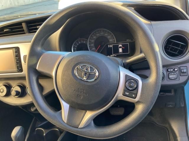 TOYOTA VITZ 2015