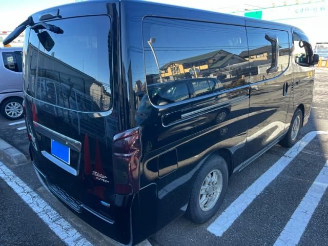 NISSAN NV350 CARAVAN 4WD 2015