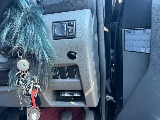 NISSAN NV350 CARAVAN 4WD 2015