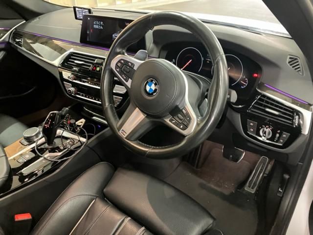 BMW BMW 5series TOURING 2019
