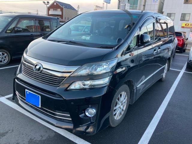 TOYOTA VELLFIRE 2013