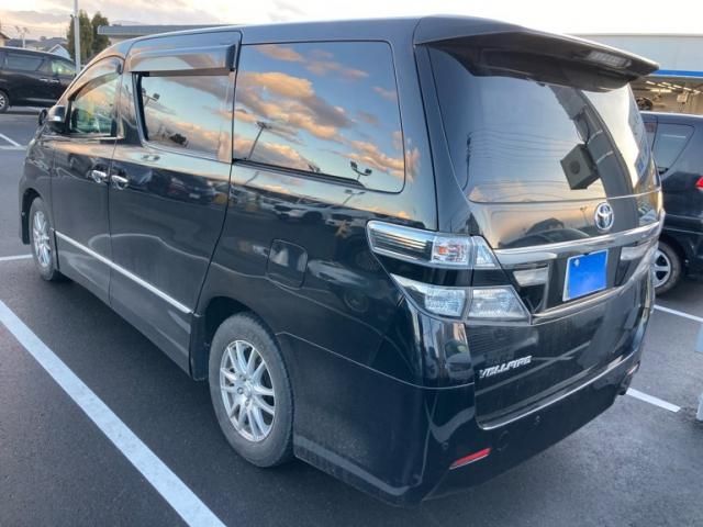 TOYOTA VELLFIRE 2013