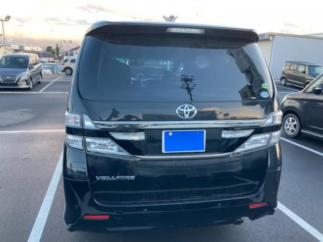 TOYOTA VELLFIRE 2013