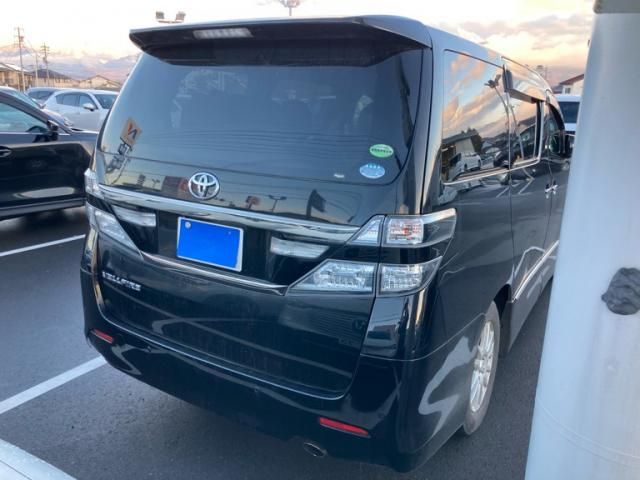 TOYOTA VELLFIRE 2013