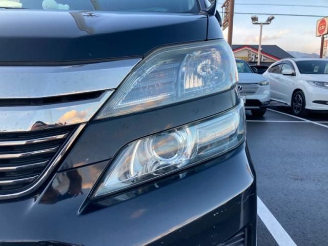 TOYOTA VELLFIRE 2013