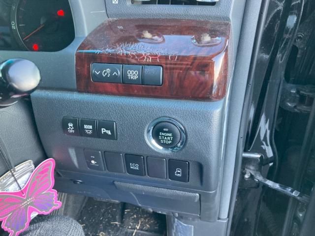 TOYOTA VELLFIRE 2013