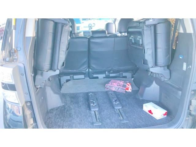 TOYOTA VELLFIRE 2013