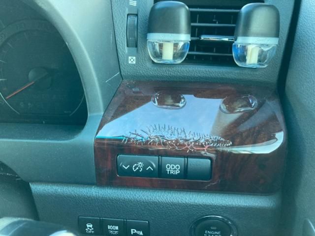 TOYOTA VELLFIRE 2013