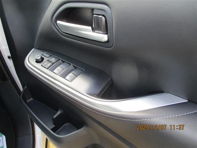 TOYOTA NOAH HYBRID 2025