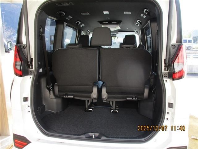 TOYOTA NOAH HYBRID 2025