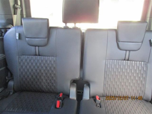 TOYOTA NOAH HYBRID 2025