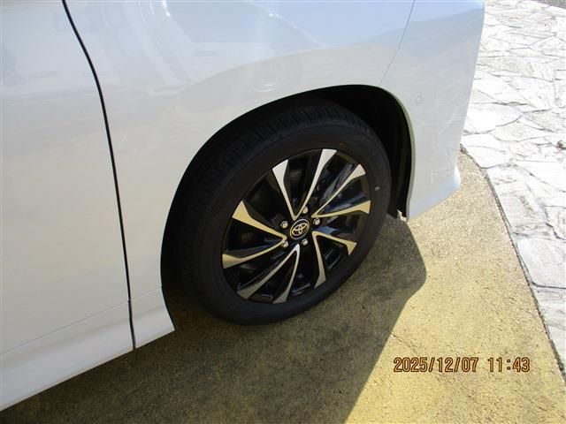 TOYOTA NOAH HYBRID 2025