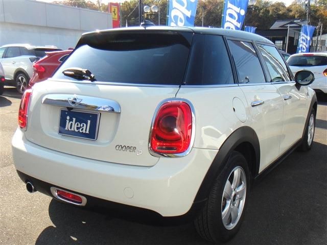 BMW BMW MINI COOPER D 5DOOR 2017