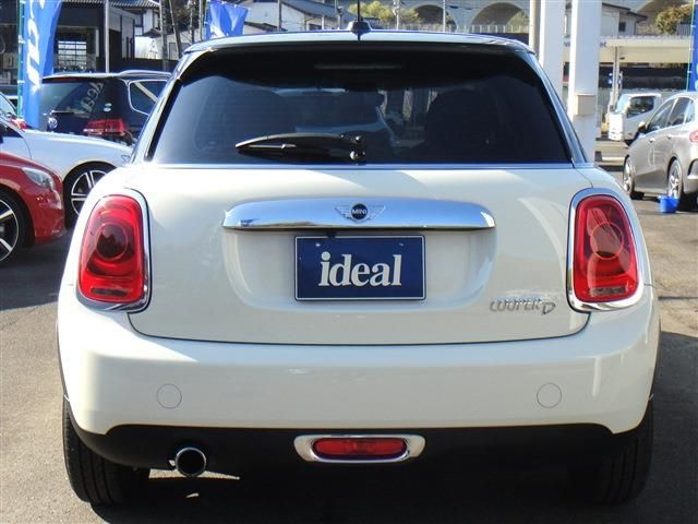 BMW BMW MINI COOPER D 5DOOR 2017