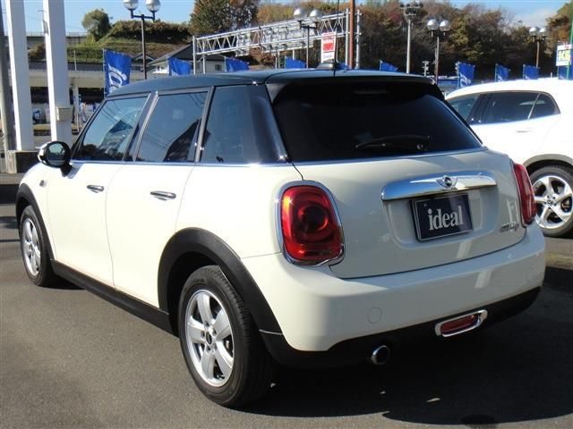 BMW BMW MINI COOPER D 5DOOR 2017