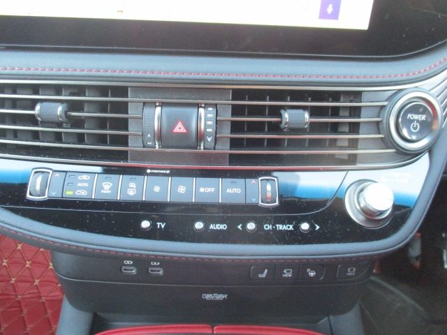 TOYOTA LEXUS LS500h 2023