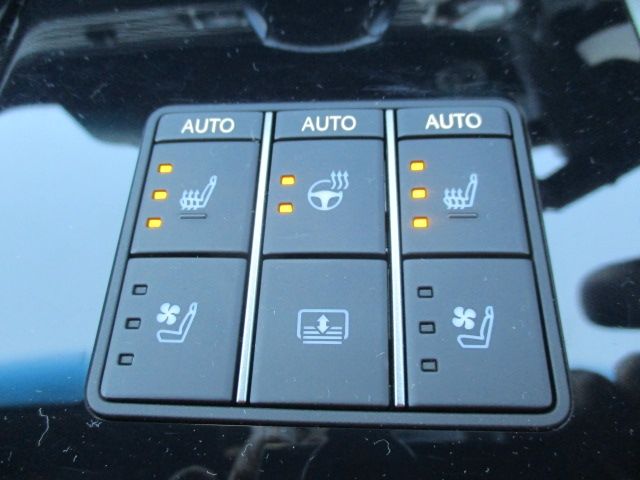 TOYOTA LEXUS LS500h 2023