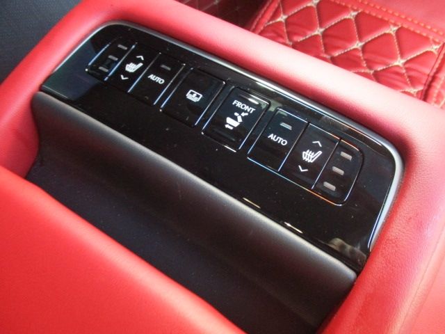 TOYOTA LEXUS LS500h 2023