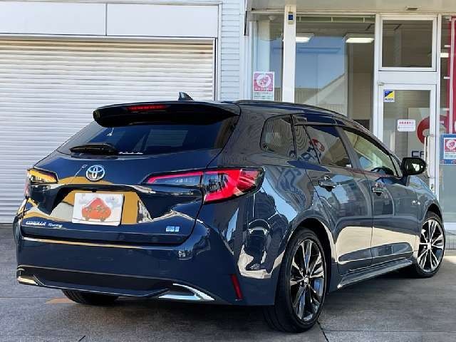 TOYOTA COROLLA TOURING HYBRID 4WD 2023