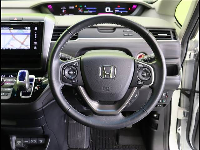 HONDA FREED HYBRID 2017