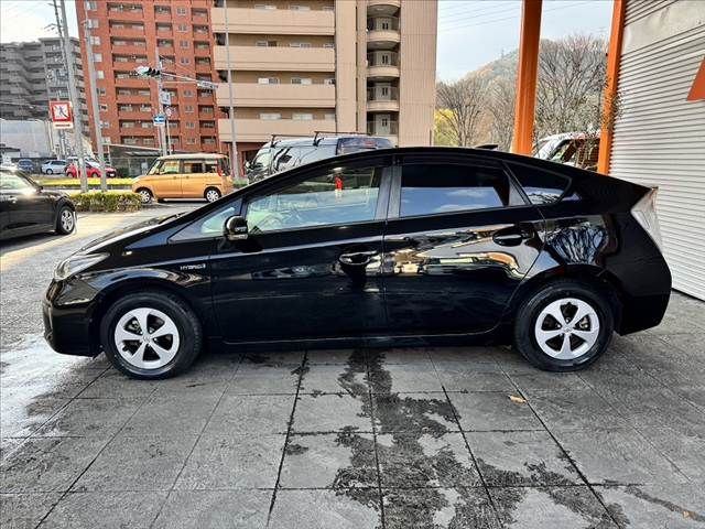 TOYOTA PRIUS 2013