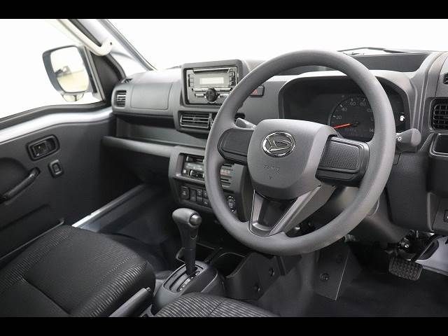 DAIHATSU HIJET truck 4WD 2024