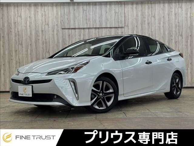 TOYOTA PRIUS 2021