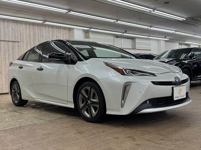 TOYOTA PRIUS 2021