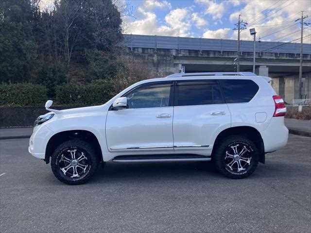 TOYOTA LANDCRUISER PRADO 2016