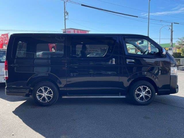 TOYOTA HIACE van 2WD 2018