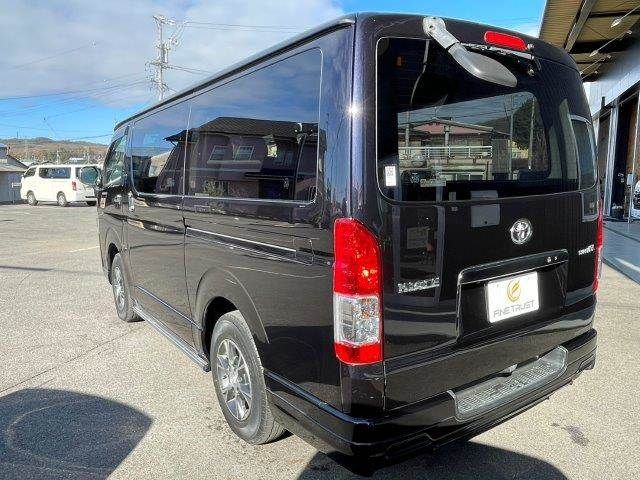 TOYOTA HIACE van 2WD 2018