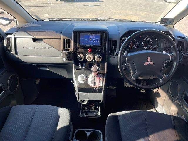 MITSUBISHI DELICA D:5 4WD 2011