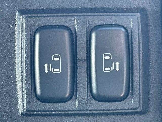 MITSUBISHI DELICA D:5 4WD 2011