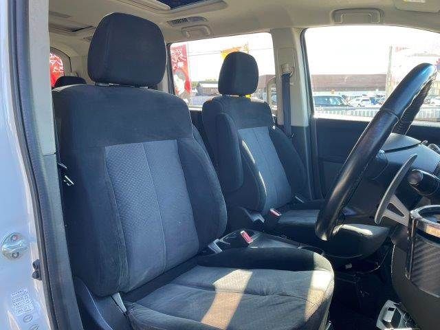 MITSUBISHI DELICA D:5 4WD 2011