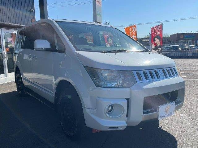 MITSUBISHI DELICA D:5 4WD 2011