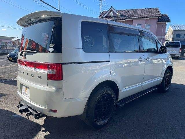 MITSUBISHI DELICA D:5 4WD 2011